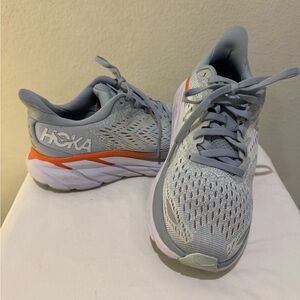 Hoka Clifton 8
Size 5B